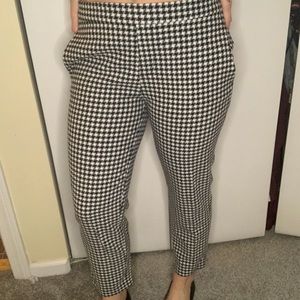 Old navy black and white slacks size 8